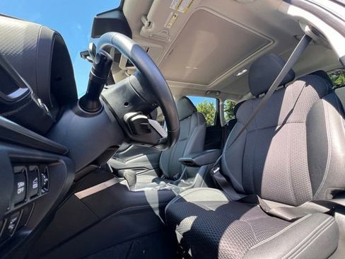 Used 2022 Subaru Forester Premium AWD/4WD image 16