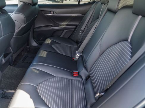 Used 2023 Toyota Camry SE image 19