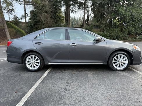 Used 2012 Toyota Camry XLE image 3
