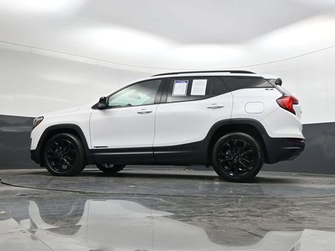 Used 2021 GMC Terrain SLE w/ Elevation Edition image 32