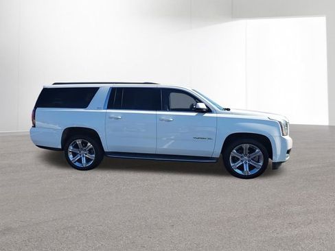 Used 2016 GMC Yukon XL SLT w/ Open Road Package image 11