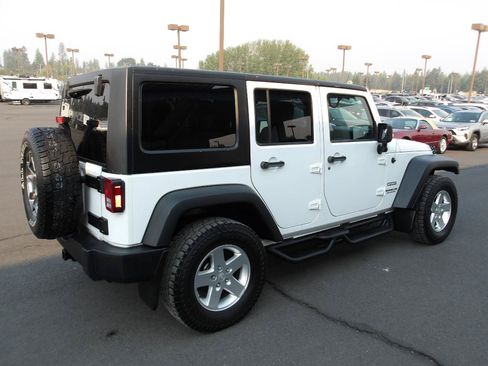 Used 2011 Jeep Wrangler Unlimited Sport AWD/4WD image 5