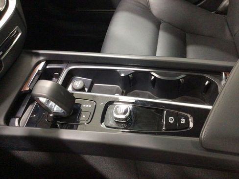 Used 2025 Volvo V60 B5 Cross Country Plus AWD/4WD image 12
