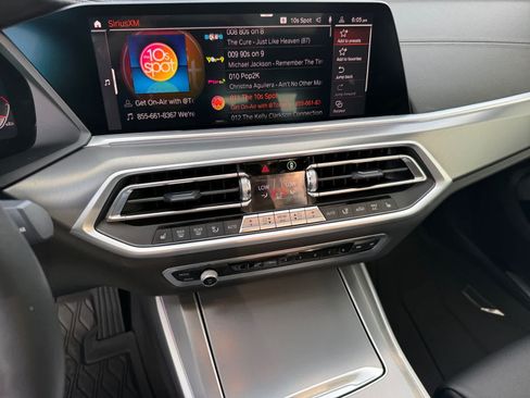 Used 2022 BMW X5 xDrive40i AWD/4WD image 18