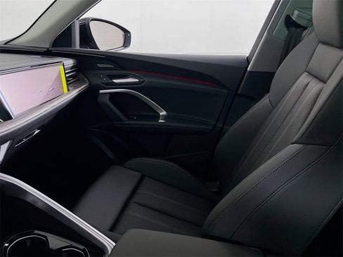 New 2025 Audi Q5 Prestige image 23
