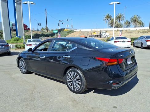 Certified 2023 Nissan Altima 2.5 SV FWD image 9