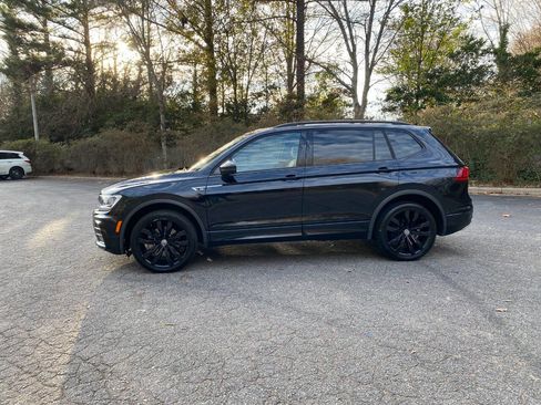 Used 2021 Volkswagen Tiguan SE image 8