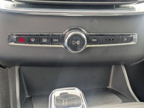 Used 2025 Volvo XC90 B6 Plus image 20