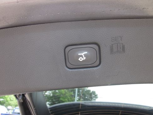 Used 2024 Ford Edge SEL w/ Convenience Package AWD/4WD image 9