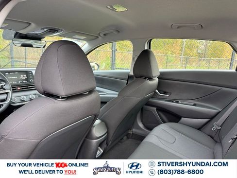 New 2026 Hyundai Elantra SE image 21