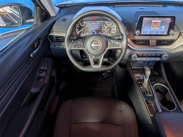 Used 2024 Nissan Altima 2.5 SV FWD image 15