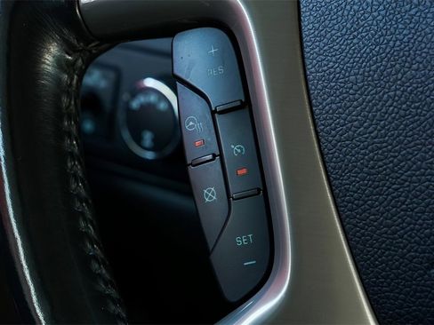 Used 2014 Chevrolet Suburban LTZ image 21