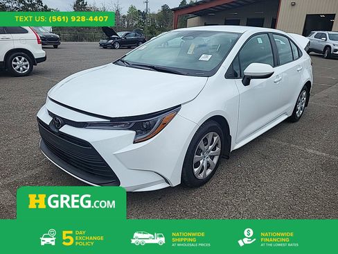 Used 2025 Toyota Corolla LE image 1