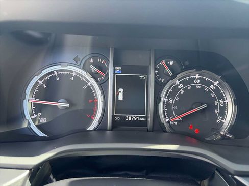Used 2023 Toyota 4Runner TRD Off-Road Premium AWD/4WD image 10
