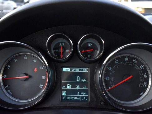 Used 2013 Buick Regal Premium image 20