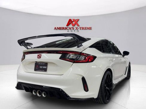 Used 2025 Honda Civic Type R image 6