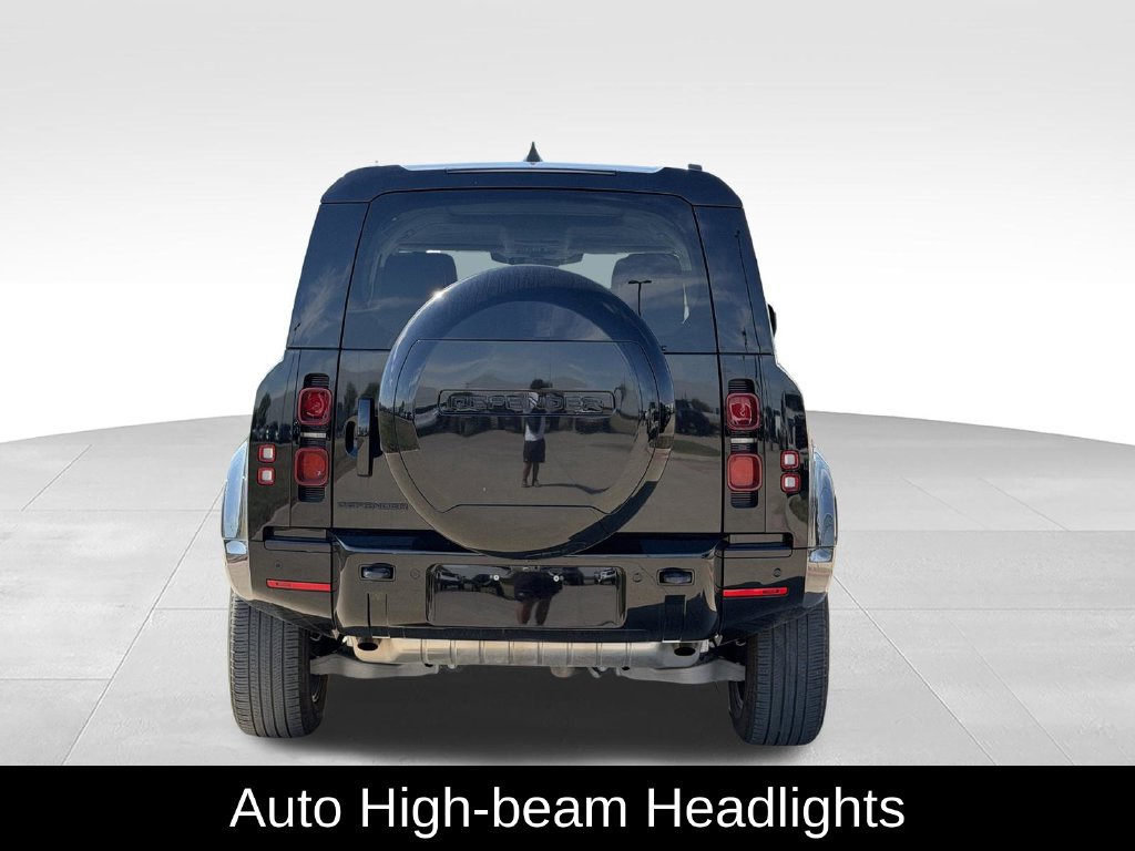 Used 2024 Land Rover Defender 110 X-Dynamic SE AWD/4WD image 7