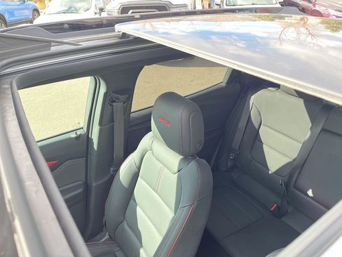 Used 2024 Chevrolet TrailBlazer RS w/ Convenience Package image 21