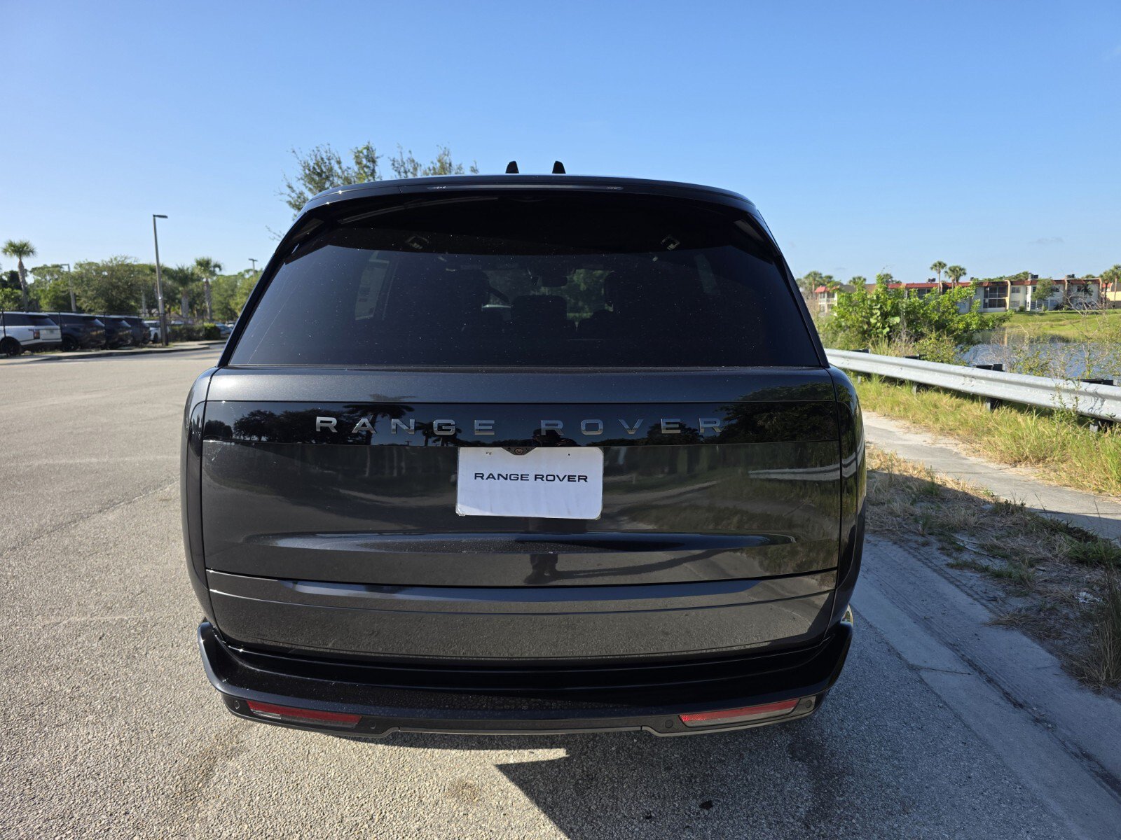 New 2026 Land Rover Range Rover Long Wheelbase SE AWD/4WD image 6