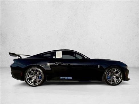 Used 2025 Ford Mustang GT Premium w/ GT Performance Package RWD image 5