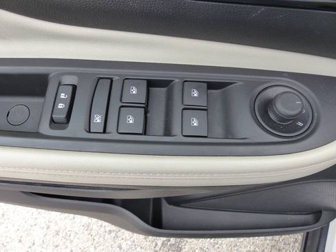 Used 2019 Buick Encore Essence w/ Experience Buick Package AWD/4WD image 21