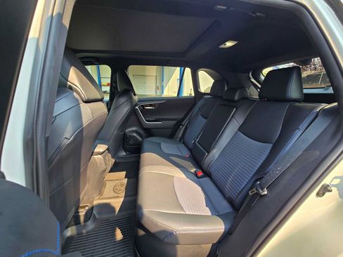 Used 2022 Toyota RAV4 XSE AWD/4WD image 17