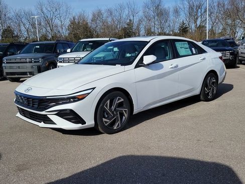 New 2026 Hyundai Elantra Limited FWD image 2