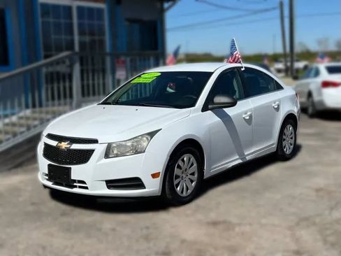 Used 2011 Chevrolet Cruze LS FWD image 1