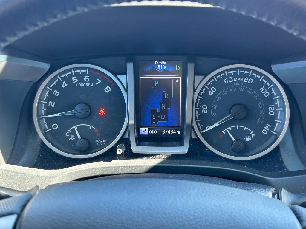 Used 2021 Toyota Tacoma SR5 RWD image 31