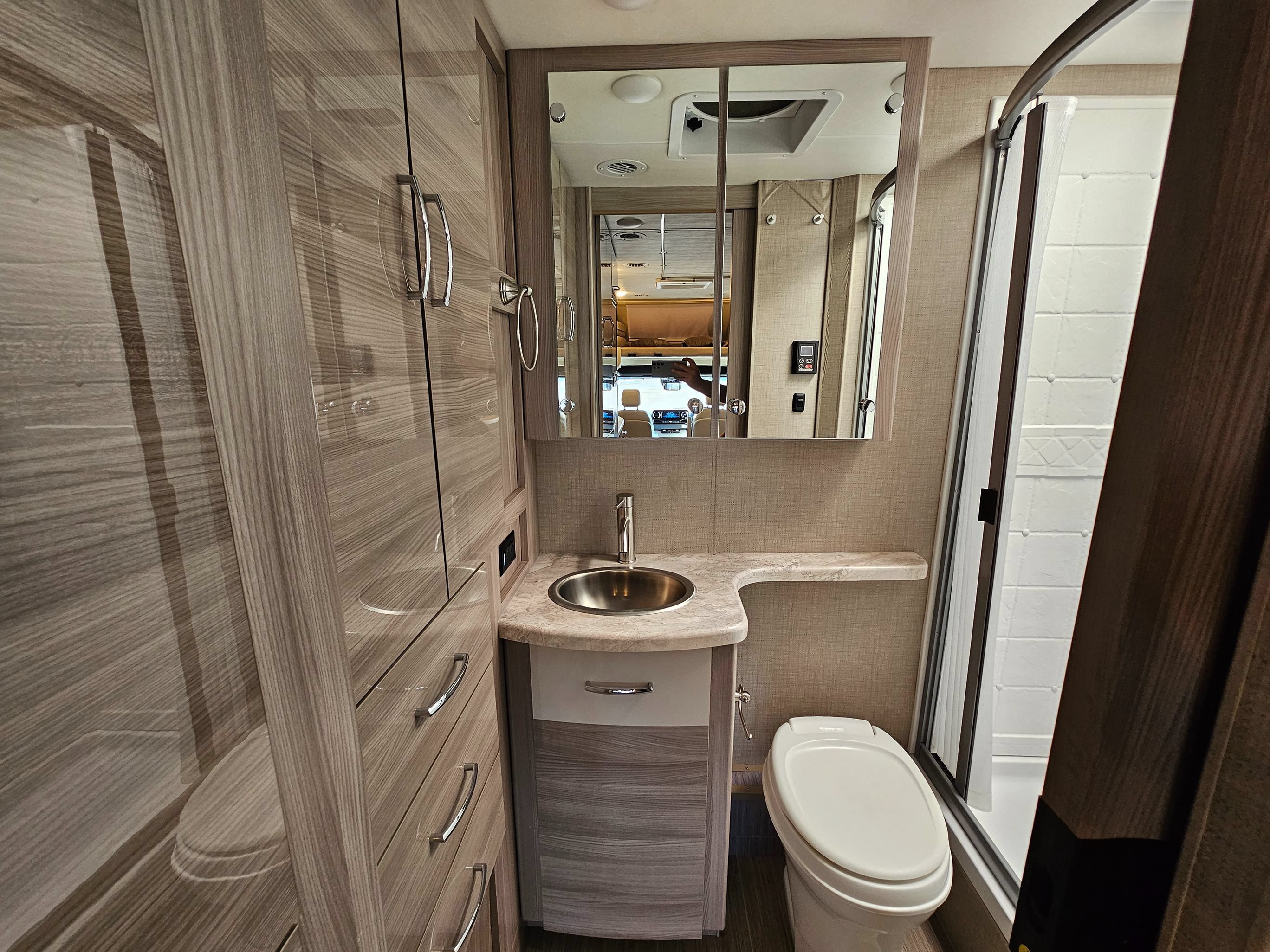 Used 2022 Mercedes-Benz Sprinter 3500 w/ Acoustic Package image 45