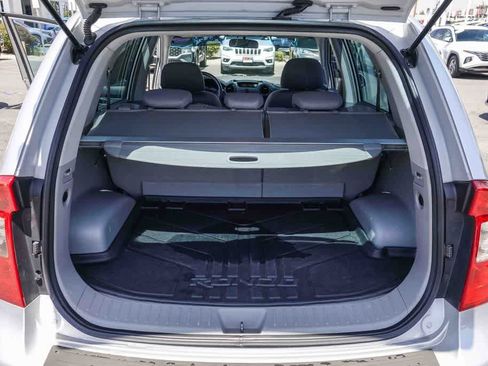 Used 2007 Kia Rondo LX image 26