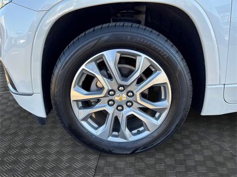 Used 2020 Chevrolet Traverse Premier image 14