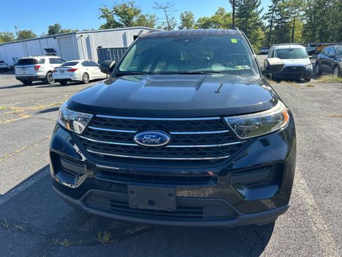 Used 2020 Ford Explorer XLT w/ Comfort Package AWD/4WD image 2