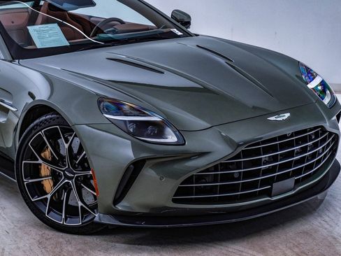 Used 2026 Aston Martin V8 Vantage Roadster image 4