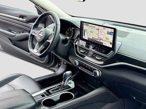 Certified 2023 Nissan Altima 2.5 SR w/ SR Premium Package image 5