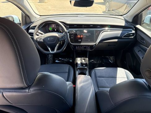 Used 2023 Chevrolet Bolt EUV Premier w/ Sun & Sound Package FWD image 12