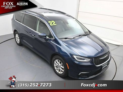 Used 2022 Chrysler Pacifica Touring-L FWD image 26