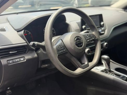 Used 2023 Nissan Altima 2.5 S FWD image 9