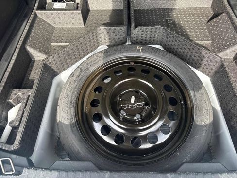 Used 2019 Ford Edge SE w/ SE Fleet Driver's Package image 26