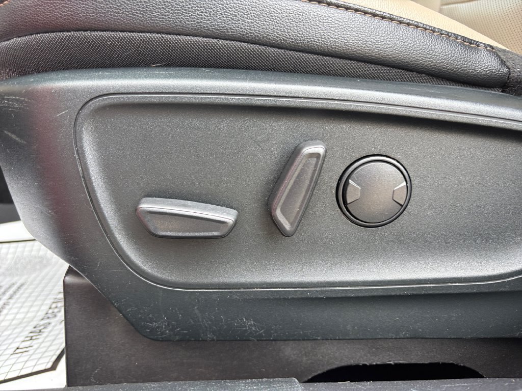Used 2022 Ford Escape SEL w/ Technology Package FWD image 25
