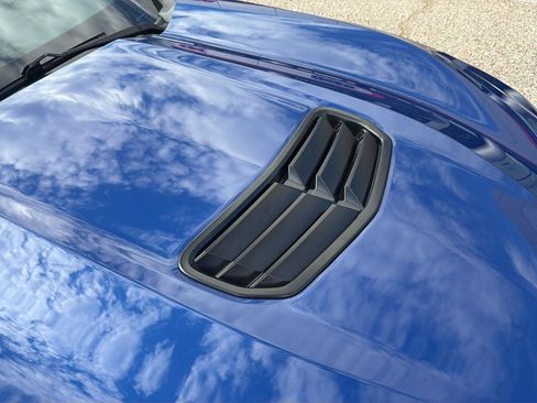 Used 2024 Chevrolet Camaro LT RWD image 9