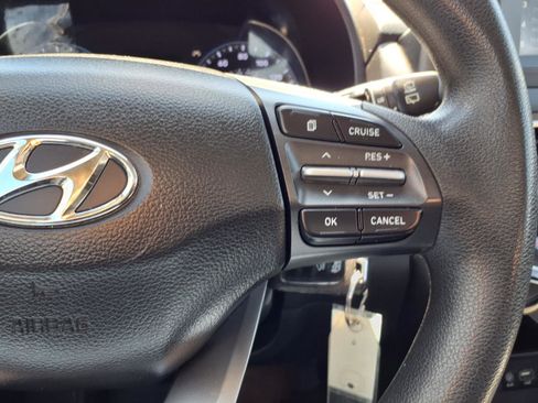 Used 2021 Hyundai Kona SE image 16