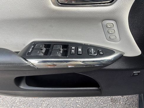 Used 2017 Toyota Avalon Limited w/ All Weather Liner Package FWD image 22