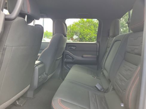 Used 2025 Nissan Frontier PRO-4X w/ Pro Convenience Package AWD/4WD image 18