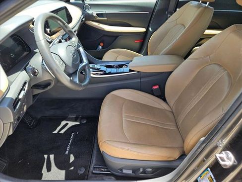 Used 2023 Hyundai Sonata Limited w/ Preferred Accessory Package FWD image 12