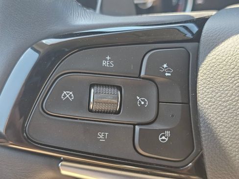 Certified 2022 Buick Enclave Essence w/ Sport Touring Edition AWD/4WD image 33