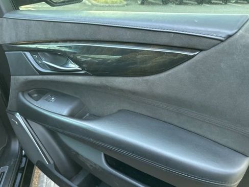 Used 2019 Cadillac Escalade Platinum image 19