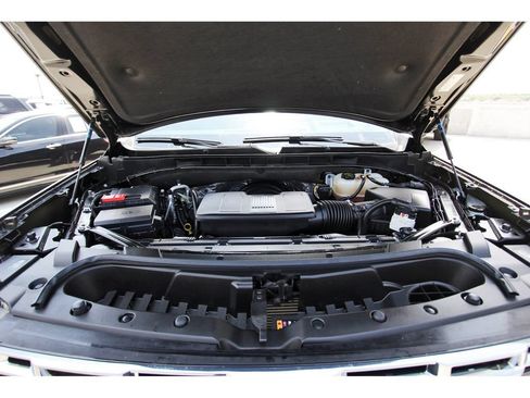 Used 2025 GMC Yukon Denali Ultimate AWD/4WD image 32