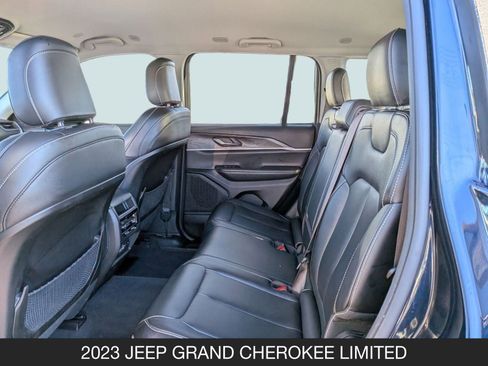 Used 2023 Jeep Grand Cherokee Limited image 17