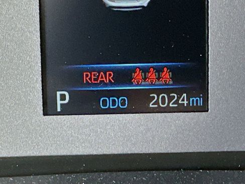Used 2025 Toyota Corolla LE image 32